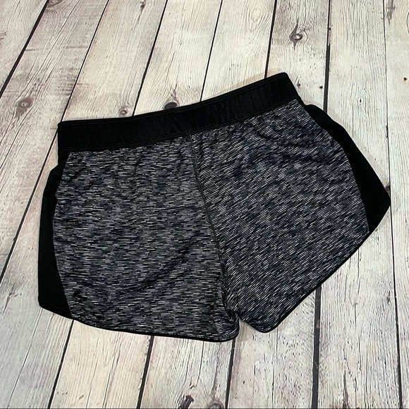 REEBOK Shorts Running Black & White-Small - Picture 2 of 3
